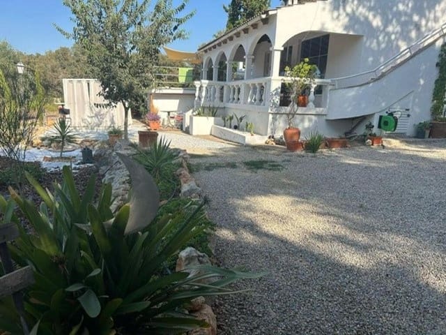 2 bedroom Finca/Country House for sale in Costitx - € 435,000 (Ref: 9173725)