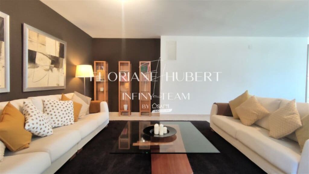 5 sypialnia Willa na sprzedaż w Collbato z basenem garażem - 650 000 € (Ref: 9173739)