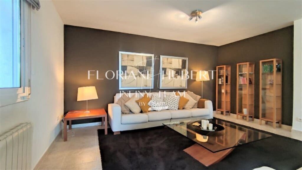 5 sypialnia Willa na sprzedaż w Collbato z basenem garażem - 650 000 € (Ref: 9173739)