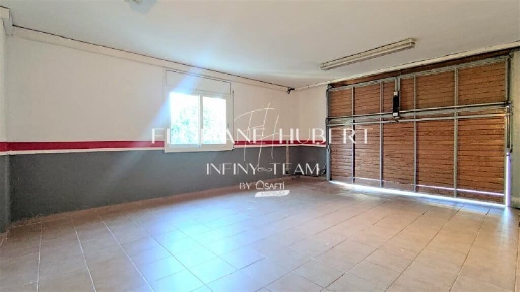 5 sypialnia Willa na sprzedaż w Collbato z basenem garażem - 650 000 € (Ref: 9173739)