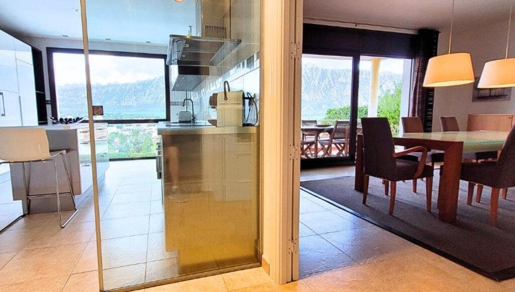 5 sypialnia Willa na sprzedaż w Collbato z basenem garażem - 650 000 € (Ref: 9173739)