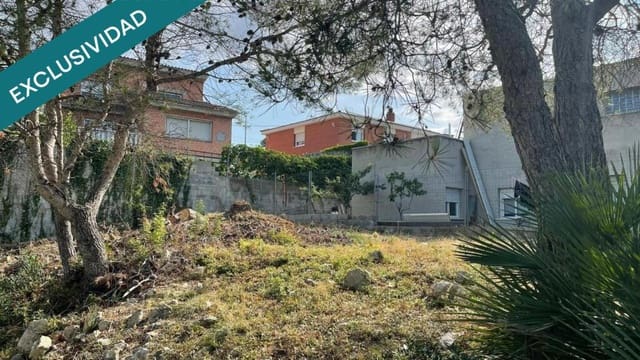 Tontti myytävänä paikassa Canyelles - 44 000 € (Ref: 9173789)