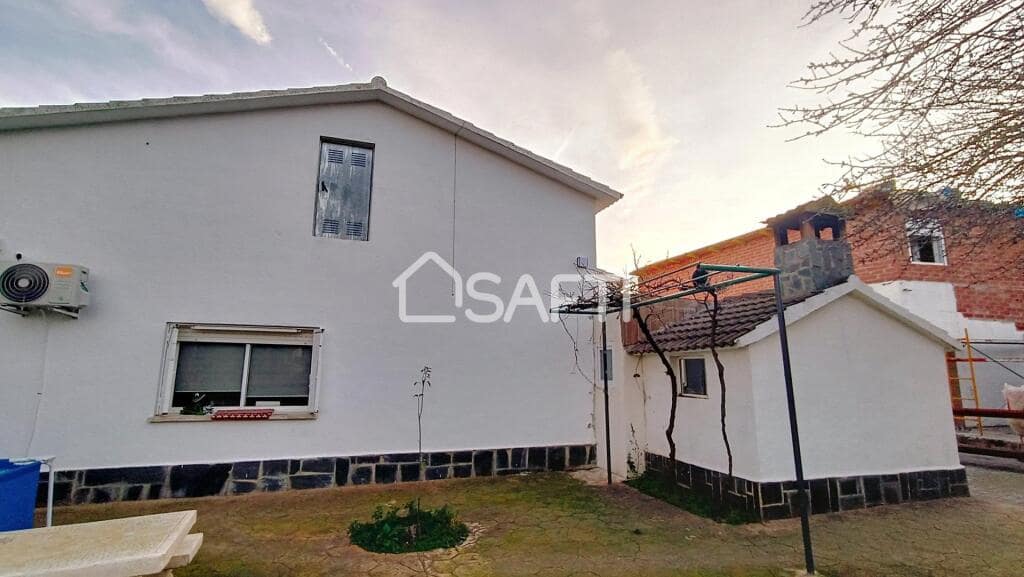 4 bedroom Villa for sale in El Montmell - € 275,000 (Ref: 9173794)