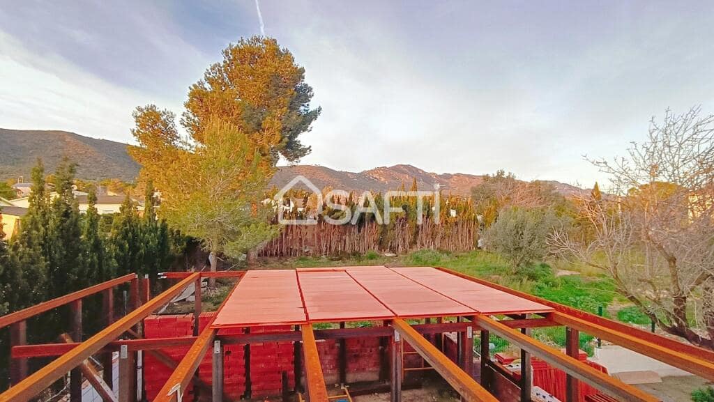 4 bedroom Villa for sale in El Montmell - € 275,000 (Ref: 9173794)