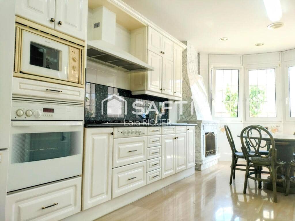 3 soverom Villa til salgs i Pineda de Mar med garasje - € 499 000 (Ref: 9173798)