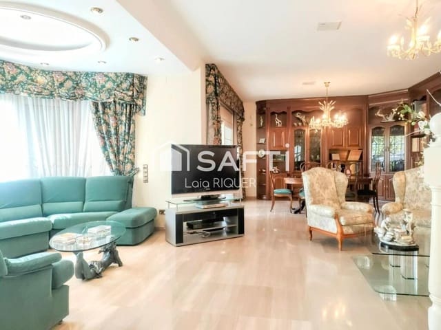 3 soverom Villa til salgs i Pineda de Mar med garasje - € 499 000 (Ref: 9173798)