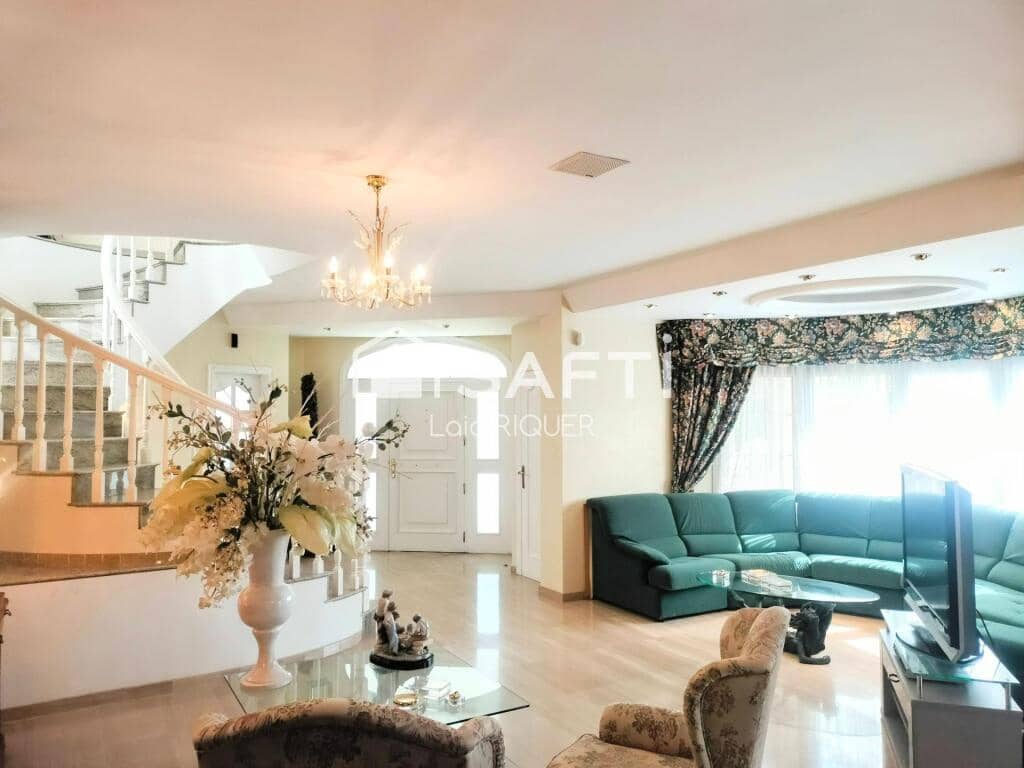 3 soverom Villa til salgs i Pineda de Mar med garasje - € 499 000 (Ref: 9173798)