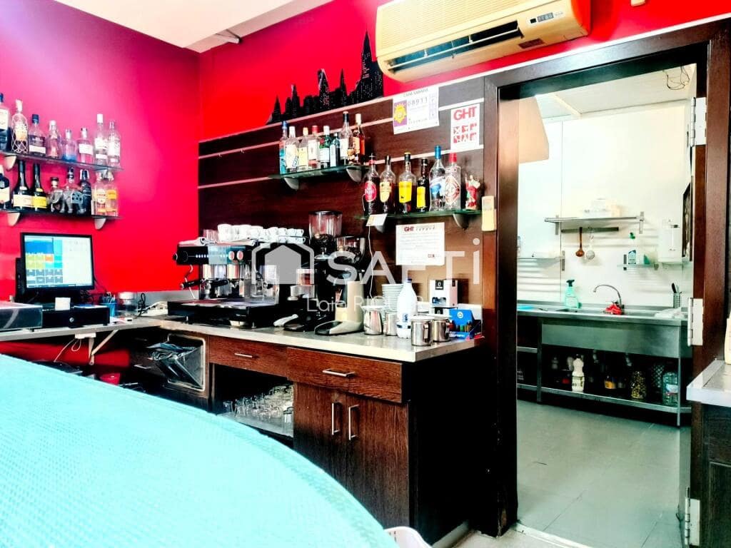Commercial for sale in Badalona - € 60,000 (Ref: 9173802)