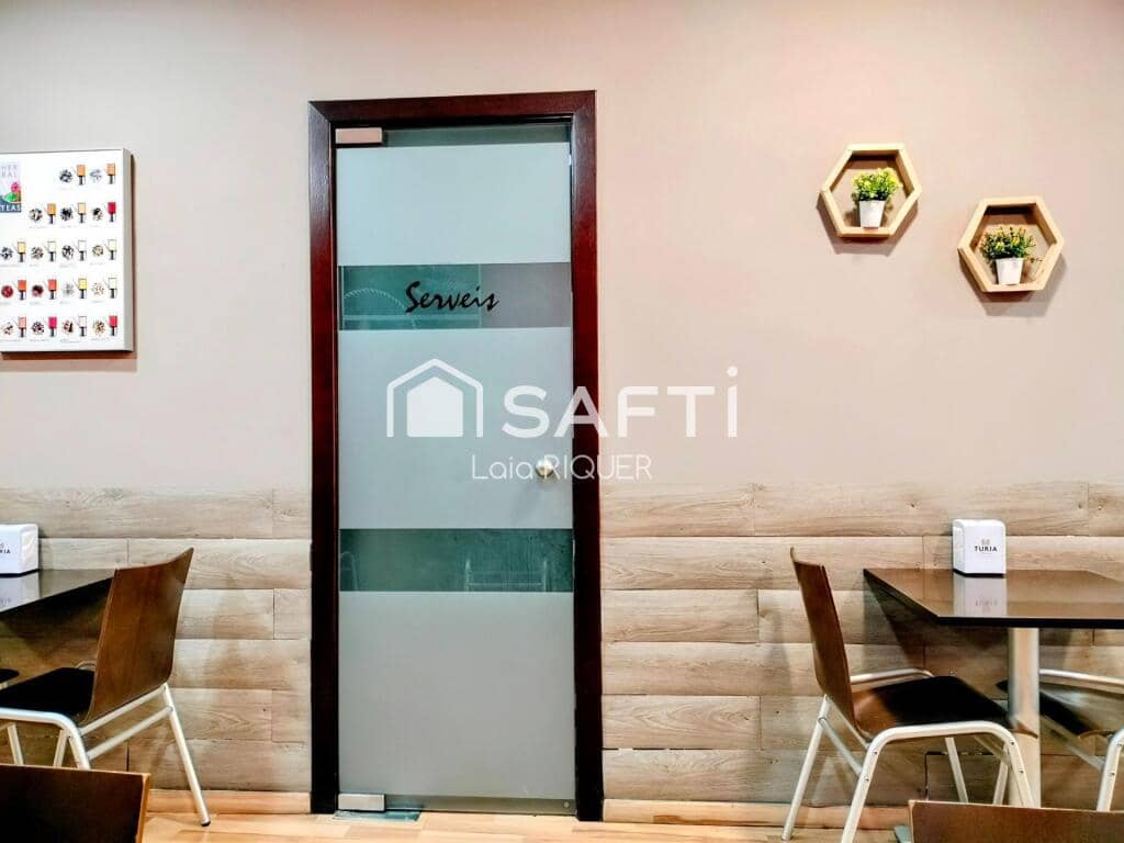 Commercial for sale in Badalona - € 60,000 (Ref: 9173802)