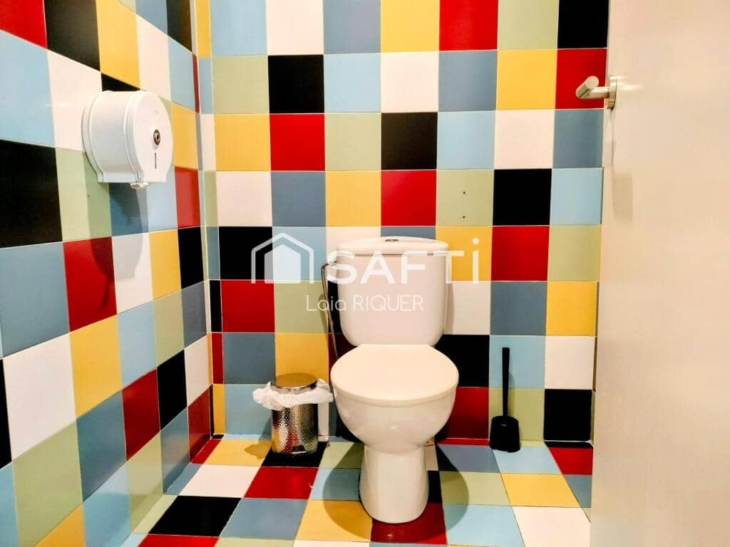 Commercial for sale in Badalona - € 60,000 (Ref: 9173802)