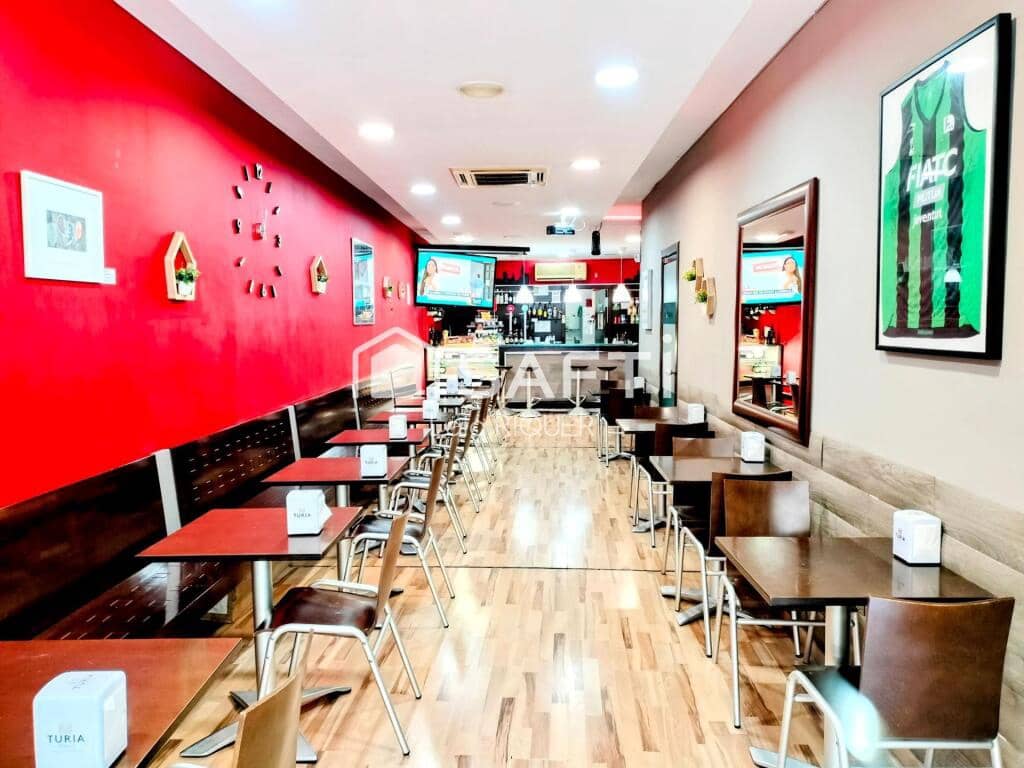 Commercial for sale in Badalona - € 60,000 (Ref: 9173802)