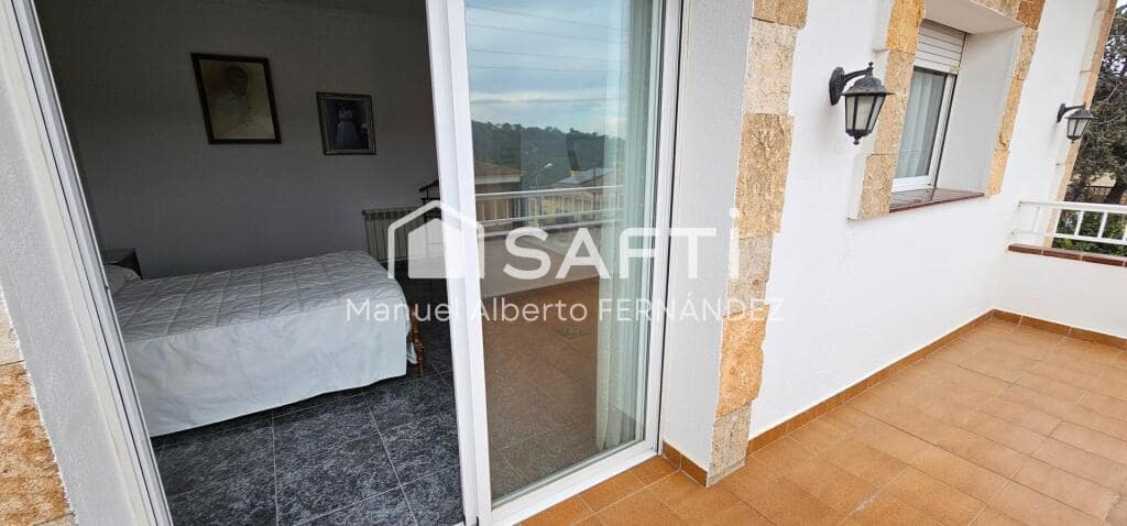 4 soverom Villa til salgs i Lloret de Mar med svømmebasseng garasje - € 499 000 (Ref: 9173813)