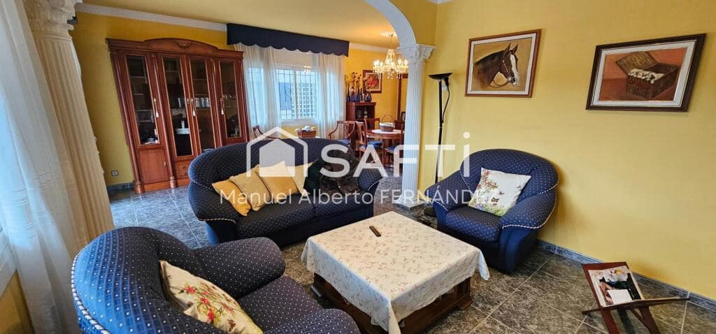 4 soverom Villa til salgs i Lloret de Mar med svømmebasseng garasje - € 499 000 (Ref: 9173813)