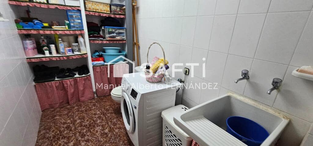 4 soverom Villa til salgs i Lloret de Mar med svømmebasseng garasje - € 499 000 (Ref: 9173813)