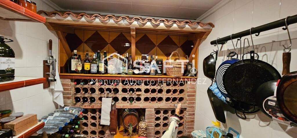 4 soverom Villa til salgs i Lloret de Mar med svømmebasseng garasje - € 499 000 (Ref: 9173813)