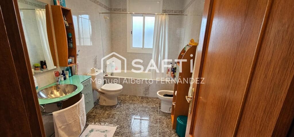 4 soverom Villa til salgs i Lloret de Mar med svømmebasseng garasje - € 499 000 (Ref: 9173813)