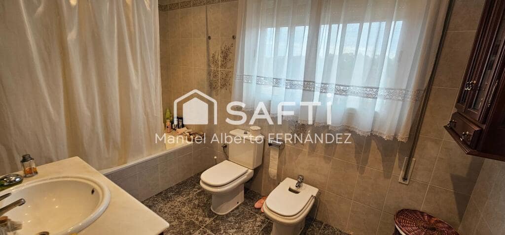 4 soverom Villa til salgs i Lloret de Mar med svømmebasseng garasje - € 499 000 (Ref: 9173813)