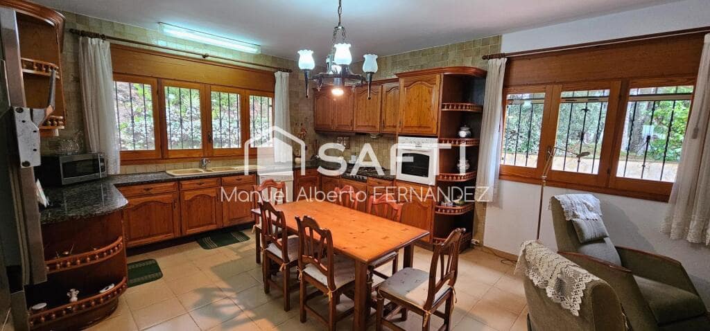 9 soveværelse Finca/Landehus til salg i Sant Feliu de Buixalleu med swimmingpool garage - € 1.250.000 (Ref: 9173815)