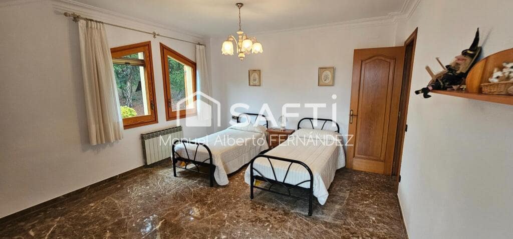 9 soveværelse Finca/Landehus til salg i Sant Feliu de Buixalleu med swimmingpool garage - € 1.250.000 (Ref: 9173815)