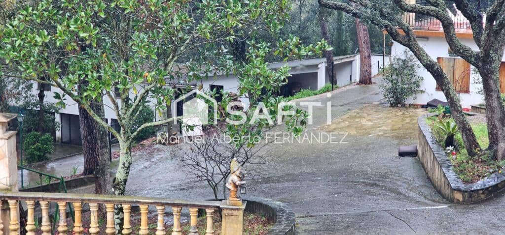 9 soveværelse Finca/Landehus til salg i Sant Feliu de Buixalleu med swimmingpool garage - € 1.250.000 (Ref: 9173815)