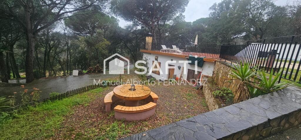 9 soveværelse Finca/Landehus til salg i Sant Feliu de Buixalleu med swimmingpool garage - € 1.250.000 (Ref: 9173815)