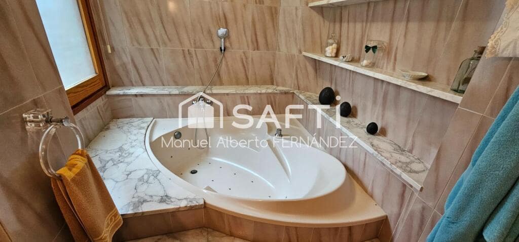 9 soveværelse Finca/Landehus til salg i Sant Feliu de Buixalleu med swimmingpool garage - € 1.250.000 (Ref: 9173815)