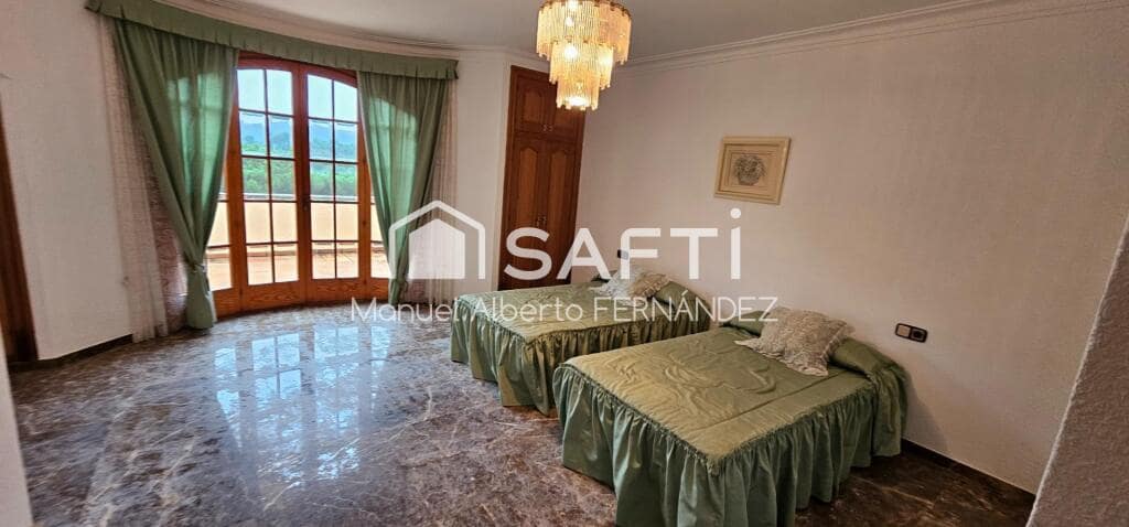 9 soveværelse Finca/Landehus til salg i Sant Feliu de Buixalleu med swimmingpool garage - € 1.250.000 (Ref: 9173815)