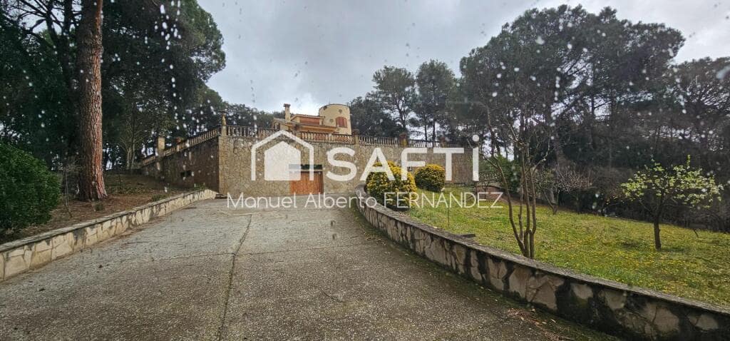 9 soveværelse Finca/Landehus til salg i Sant Feliu de Buixalleu med swimmingpool garage - € 1.250.000 (Ref: 9173815)