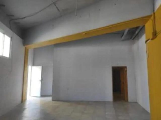 Commercieel te koop in L'Hospitalet de Llobregat - € 170.000 (Ref: 9173826)