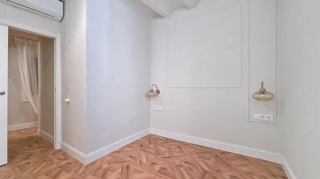 1 bedroom Apartment for sale in Barcelona city - € 275,000 (Ref: 9173828)