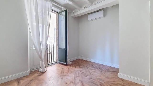 1 bedroom Apartment for sale in El Barri Gòtic, Barcelona city - € 275,000 (Ref: 9173828)