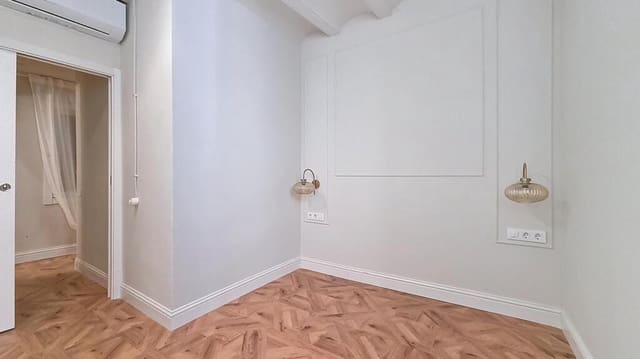 1 bedroom Apartment for sale in El Barri Gòtic, Barcelona city - € 275,000 (Ref: 9173828)