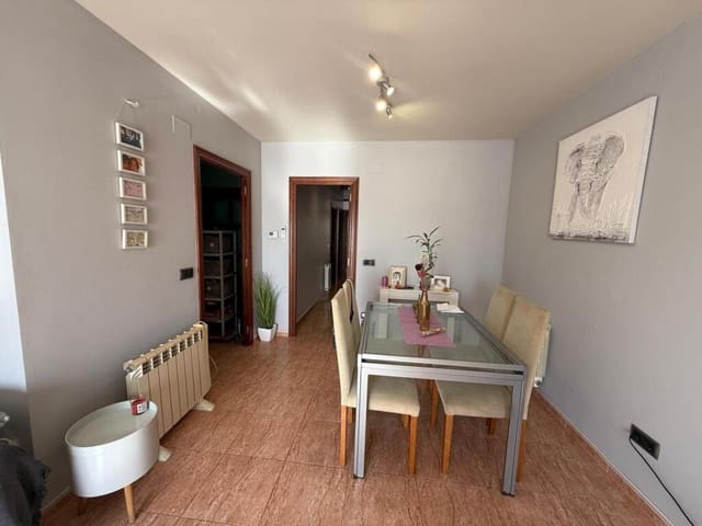 3 bedroom Apartment for sale in Pineda de Mar - € 230,000 (Ref: 9173830)