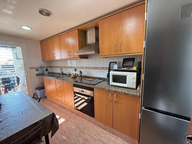 3 bedroom Apartment for sale in Pineda de Mar - € 230,000 (Ref: 9173830)