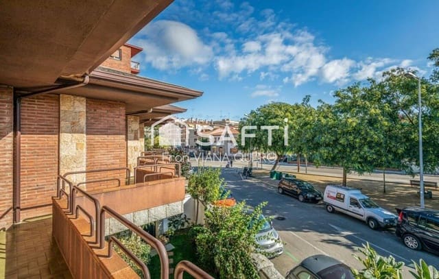 5 soverom Villa til salgs i Pineda de Mar med svømmebasseng garasje - € 759 000 (Ref: 9173832)