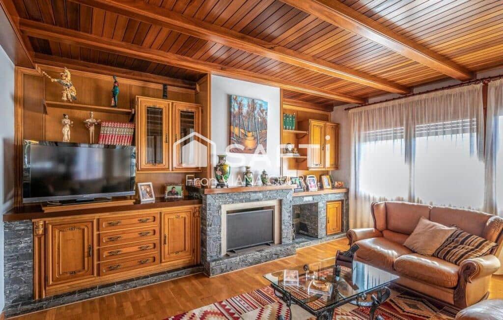 5 bedroom Villa for sale in Pineda de Mar with pool garage - € 759,000 (Ref: 9173832)