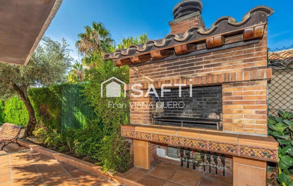 5 bedroom Villa for sale in Pineda de Mar with pool garage - € 759,000 (Ref: 9173832)