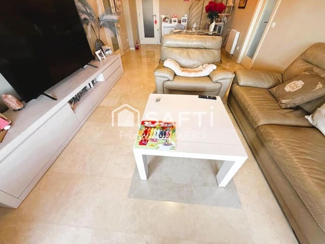 3 sypialnia Penthouse na sprzedaż w Vilassar de Mar z basenem garażem - 550 000 € (Ref: 9173833)