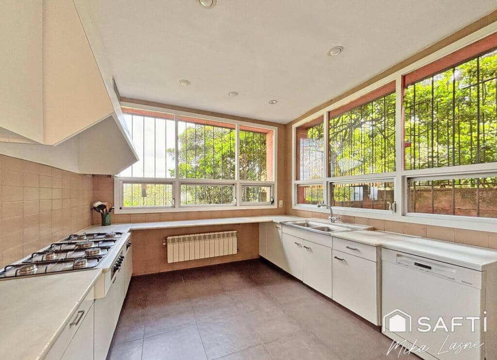 8 soverom Finca/Herregård til salgs i Barcelona by med svømmebasseng garasje - € 3 500 000 (Ref: 9173841)