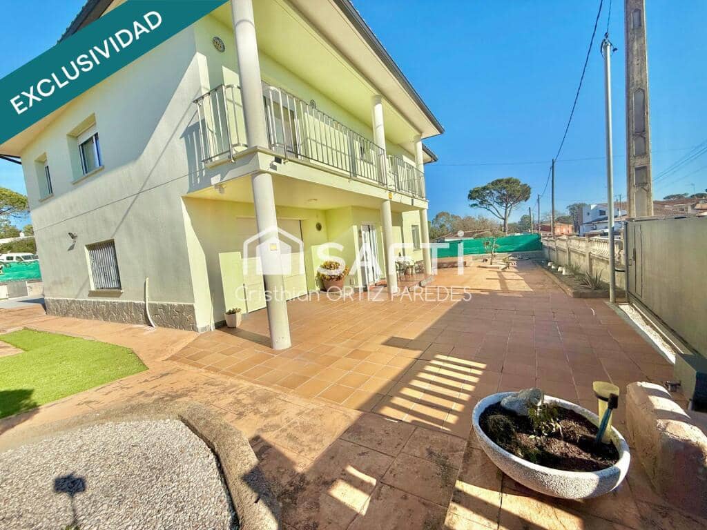 4 bedroom Villa for sale in Caldes de Malavella with pool garage - € 420,000 (Ref: 9173855)