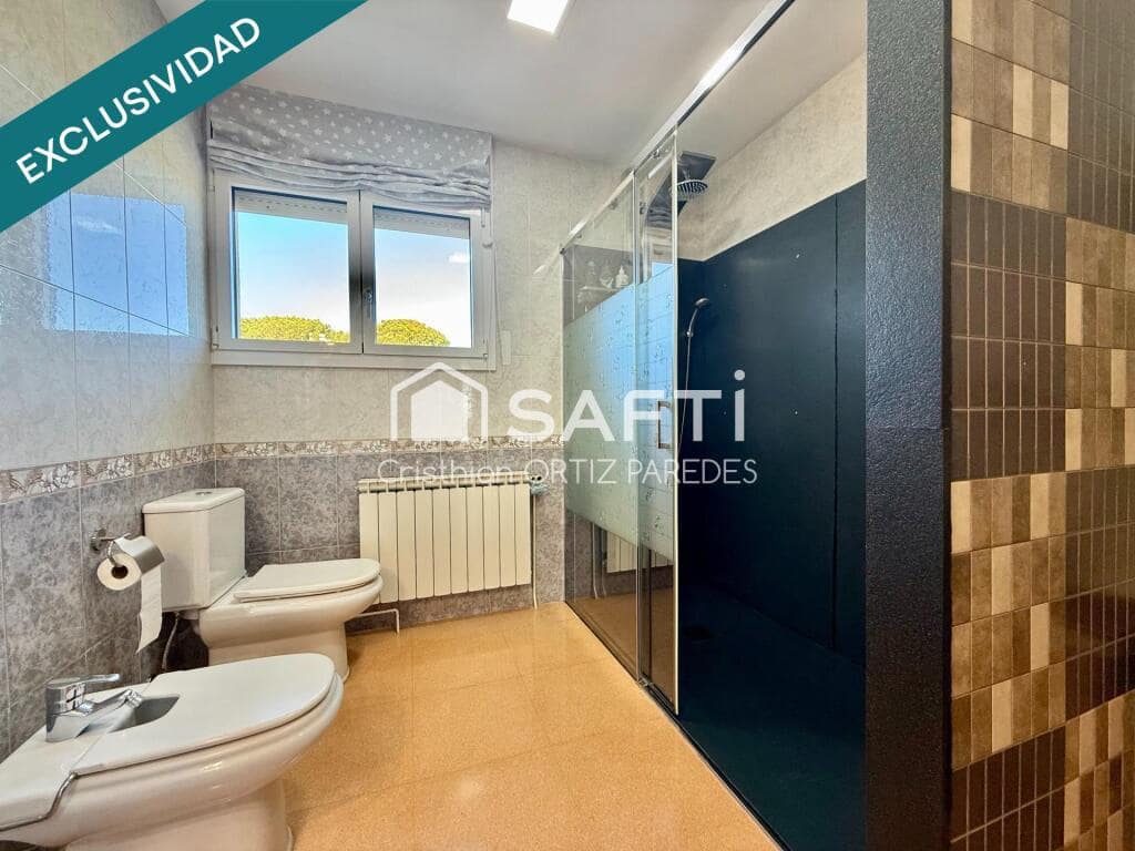 4 bedroom Villa for sale in Caldes de Malavella with pool garage - € 420,000 (Ref: 9173855)