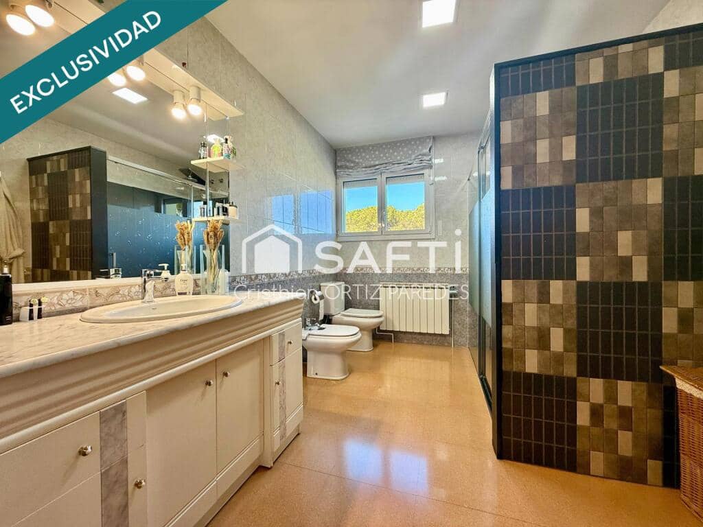 4 bedroom Villa for sale in Caldes de Malavella with pool garage - € 420,000 (Ref: 9173855)