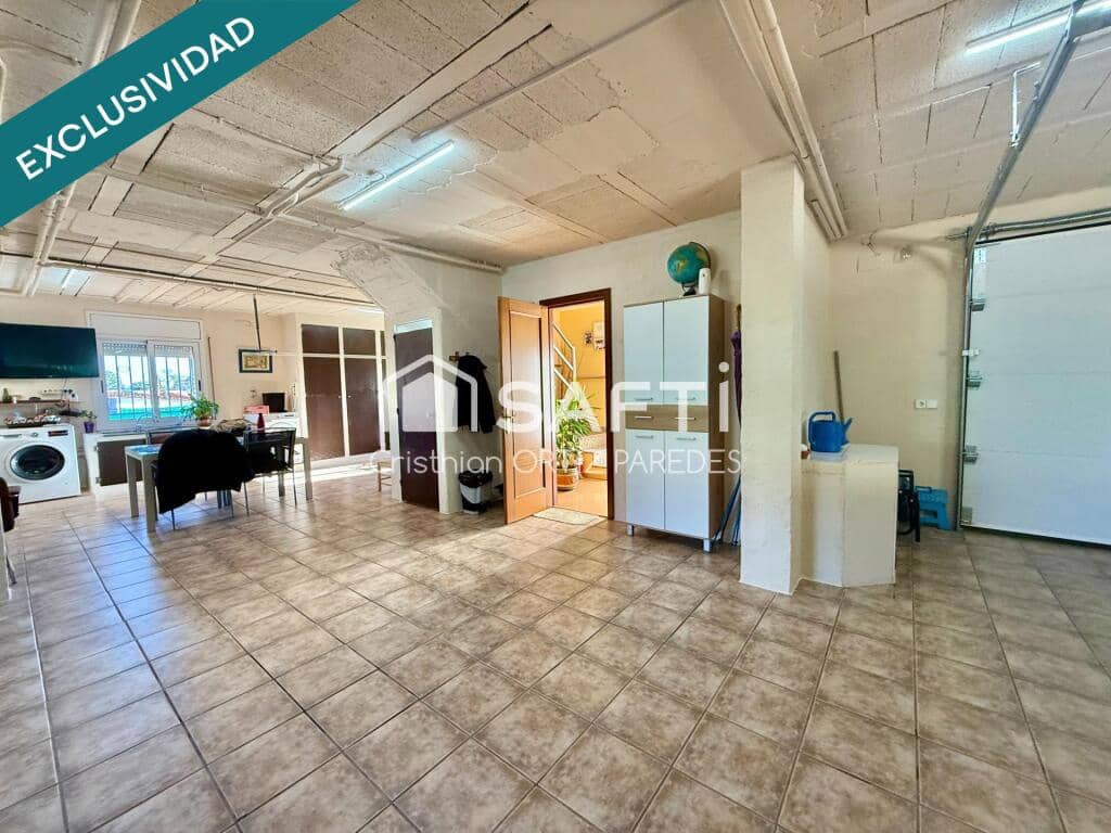 4 bedroom Villa for sale in Caldes de Malavella with pool garage - € 420,000 (Ref: 9173855)