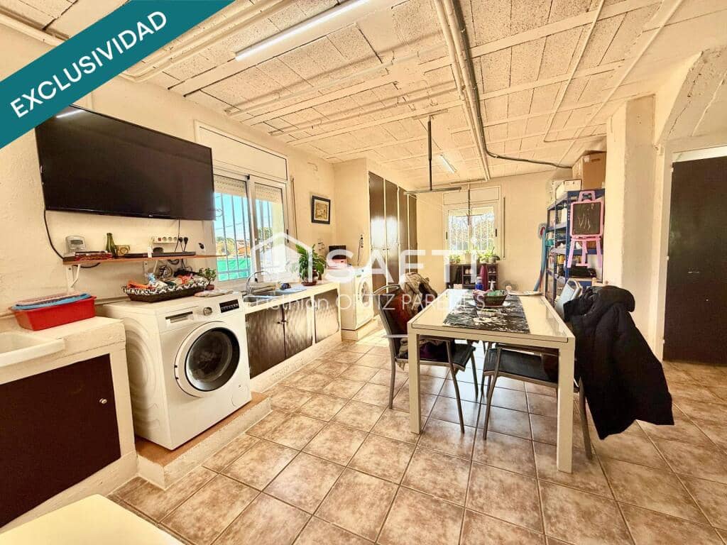 4 bedroom Villa for sale in Caldes de Malavella with pool garage - € 420,000 (Ref: 9173855)