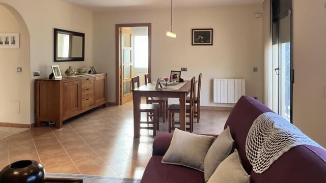 3 bedroom Villa for sale in Riudarenes with garage - € 239,000 (Ref: 9173857)