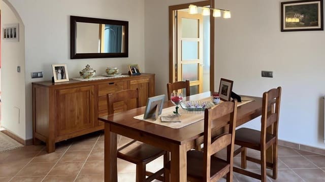 3 bedroom Villa for sale in Riudarenes with garage - € 239,000 (Ref: 9173857)