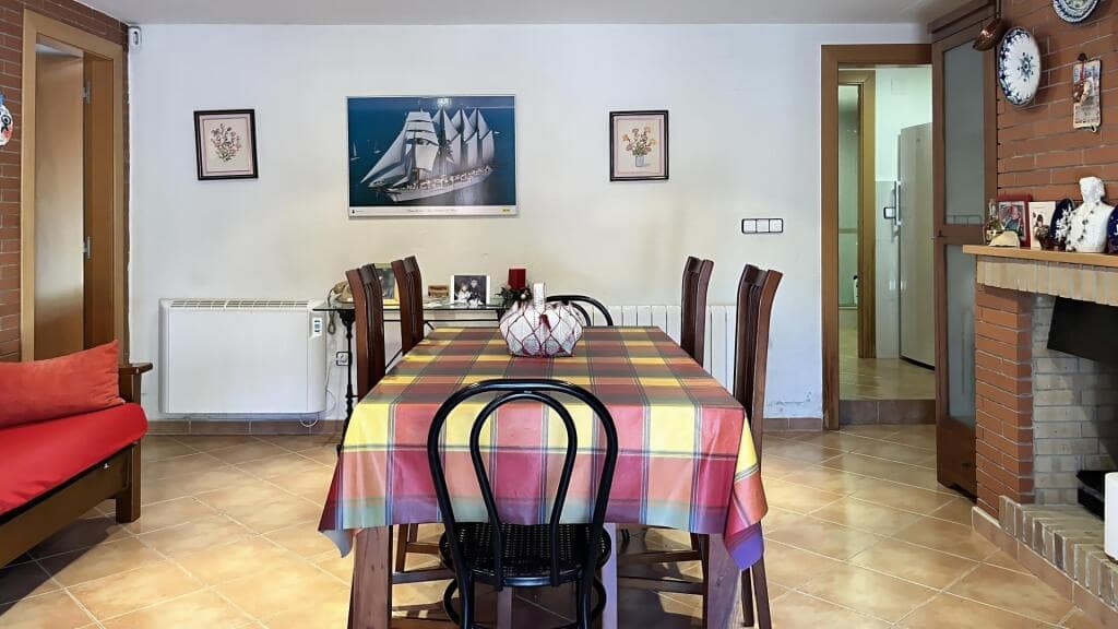 3 bedroom Villa for sale in Riudarenes with garage - € 239,000 (Ref: 9173857)