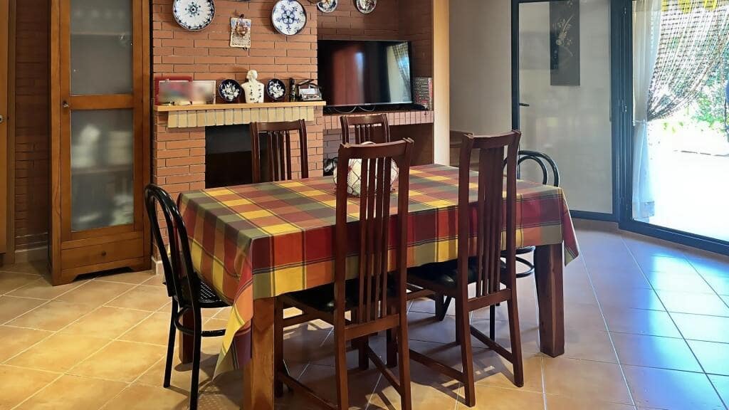 3 bedroom Villa for sale in Riudarenes with garage - € 239,000 (Ref: 9173857)