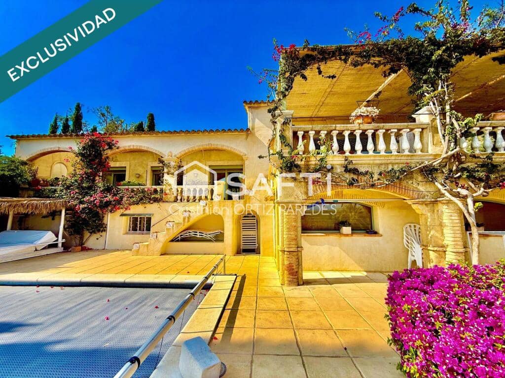 7 chambre Finca/Maison de Campagne à vendre à Pau avec piscine garage - 1 750 000 € (Ref: 9173866)