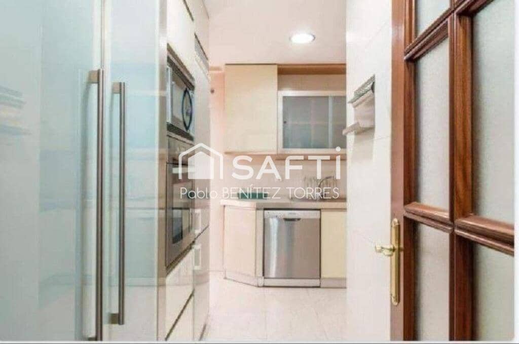 4 Zimmer Apartment zu verkaufen in Cadiz Stadt - 510.000 € (Ref: 9173899)